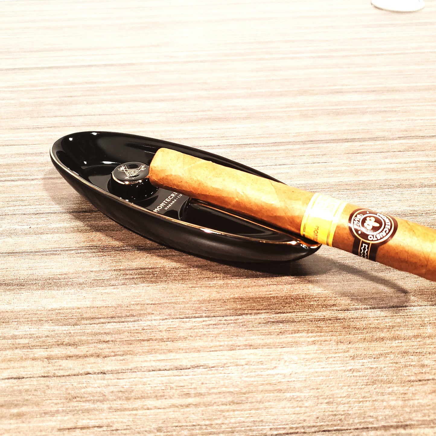 Personalized Montecristo Single Cigar Ashtray & Gift Box - Gifts for men -Grandfather, Christmas - Wedding - Anniversary - Engraved Ash Tray - SIKARX