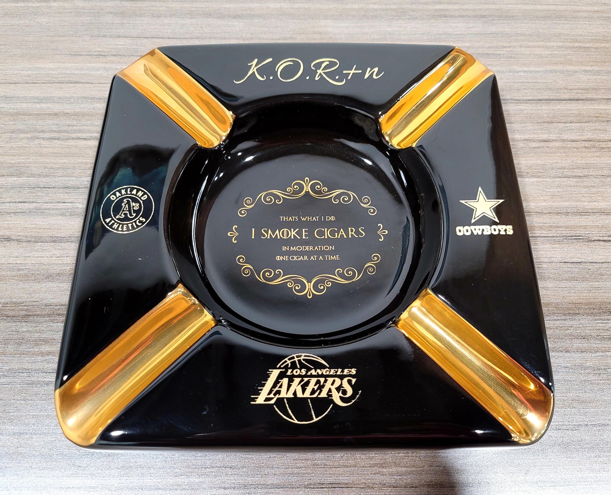 Personalized That's what I do I smoke cigars Black and Gold Large 4 Cigars Ceramic Ashtray Outdoor Use 4 Cigar rests - SIKARX