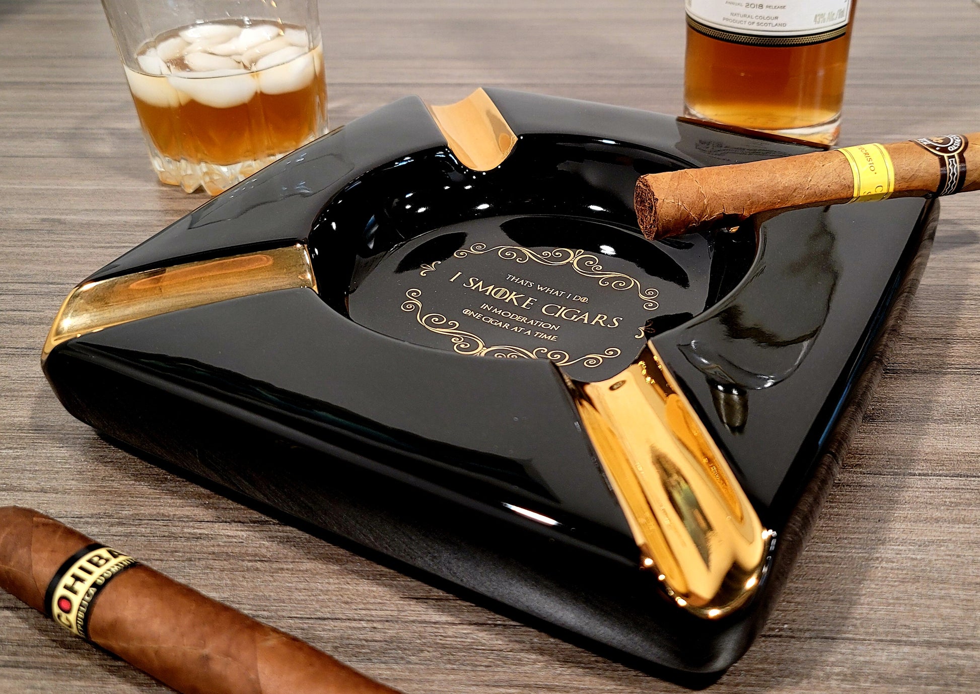 Personalized That's what I do I smoke cigars Black and Gold Large 4 Cigars Ceramic Ashtray Outdoor Use 4 Cigar rests - SIKARX